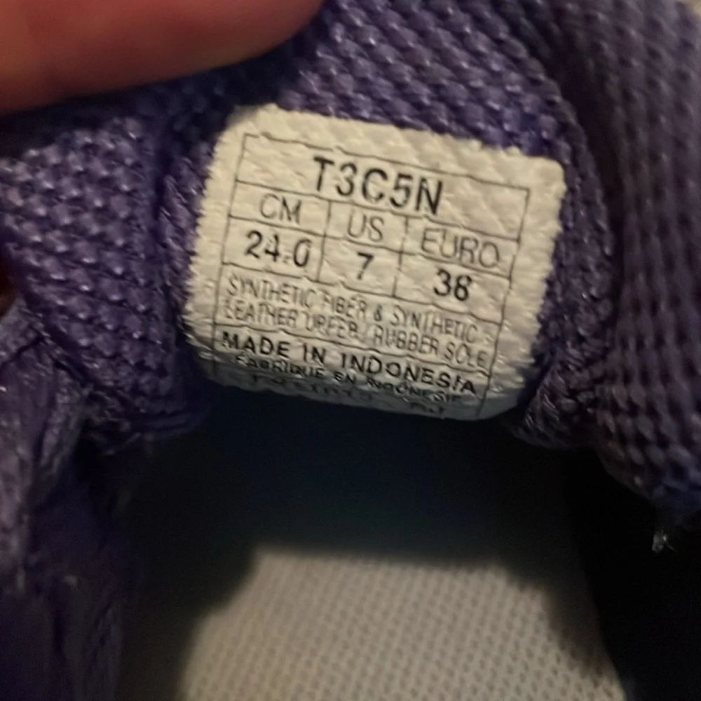 ASICS - Picture 4 of 4